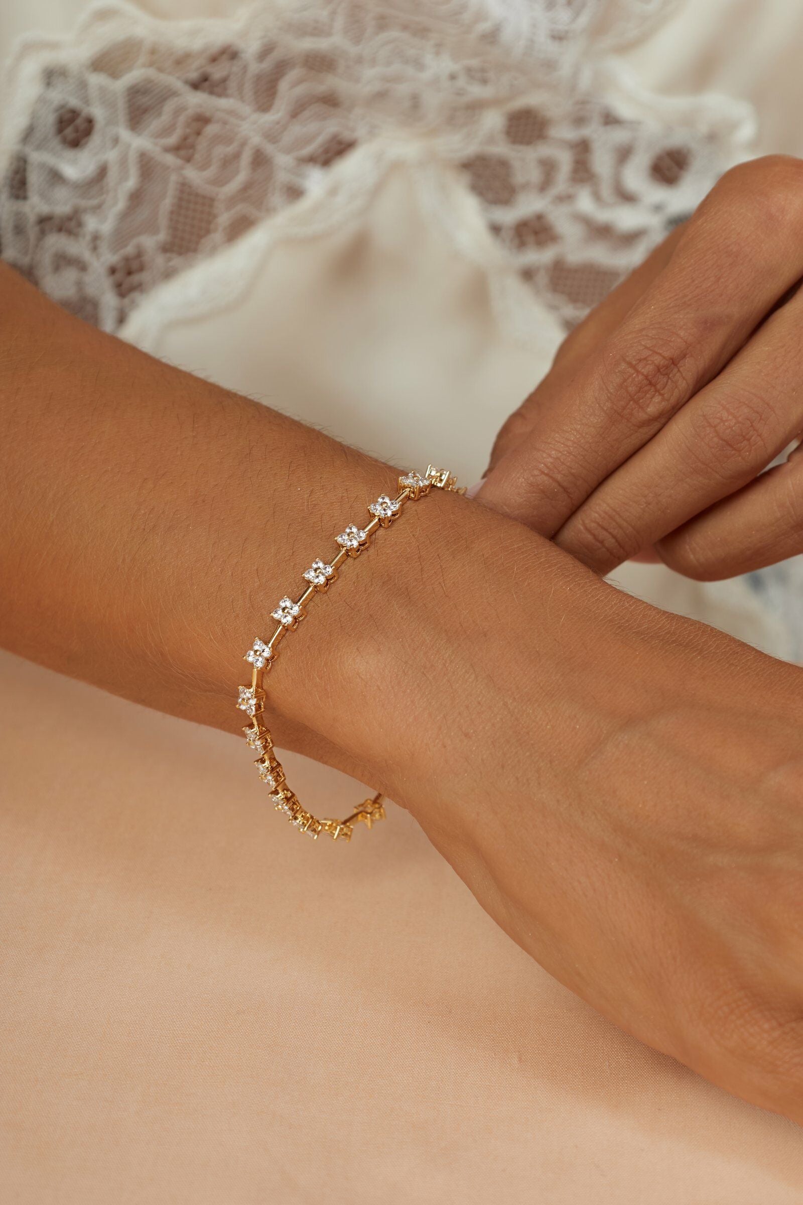 Pulseira Flor com Zircônias