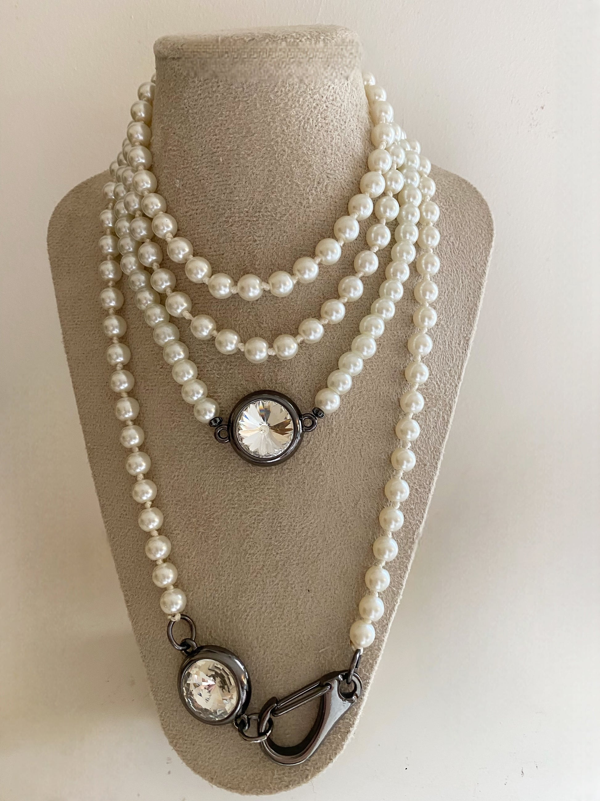 Chocker de Pérolas com Ponto de Luz
