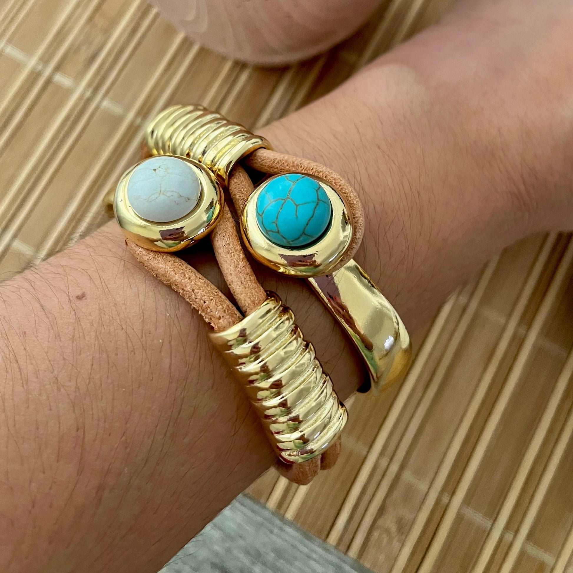 Bracelete Conectar Ouro Com Pedra Howlita Branca